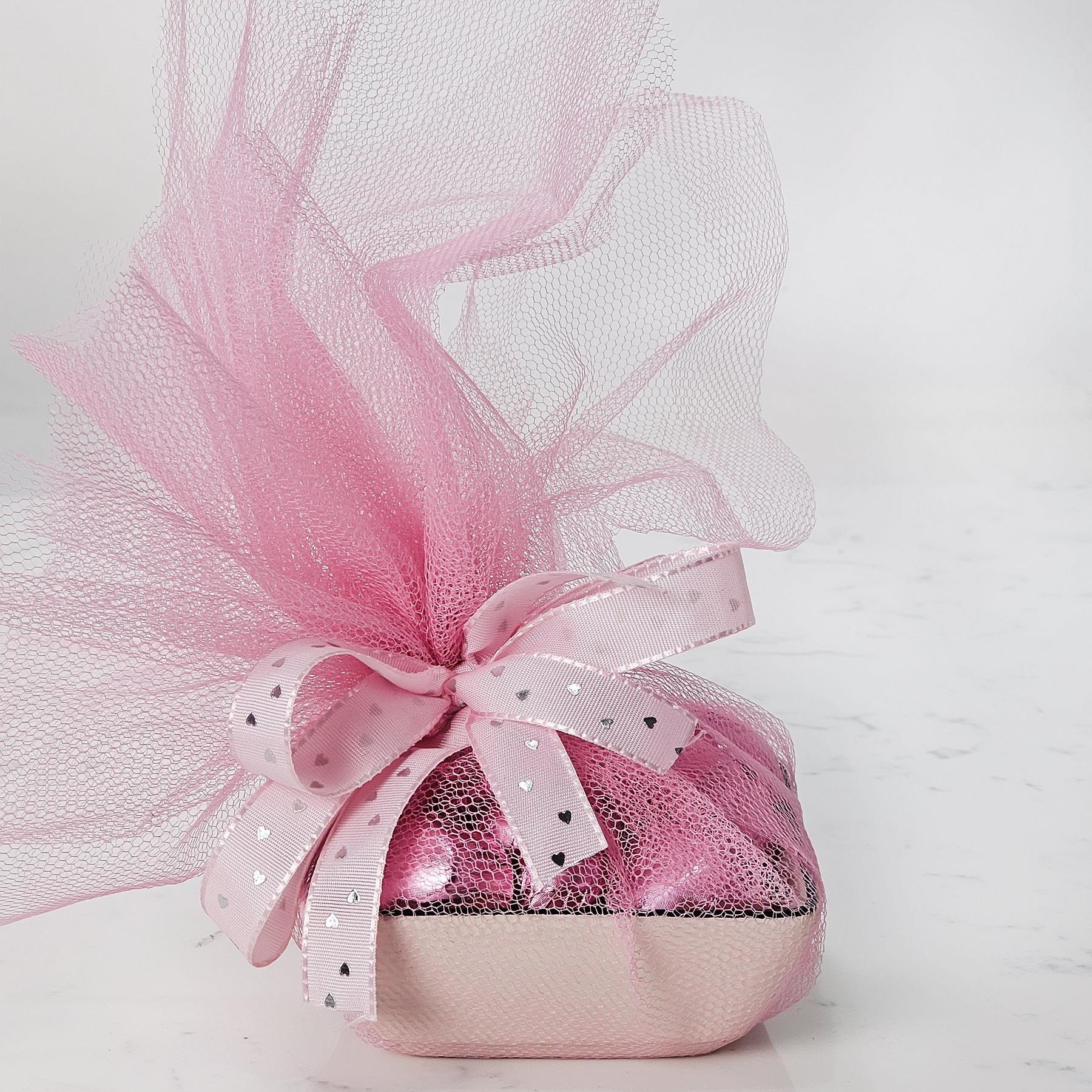 Sevgiliye Beyaz Kase Yaldızlı Çikolata