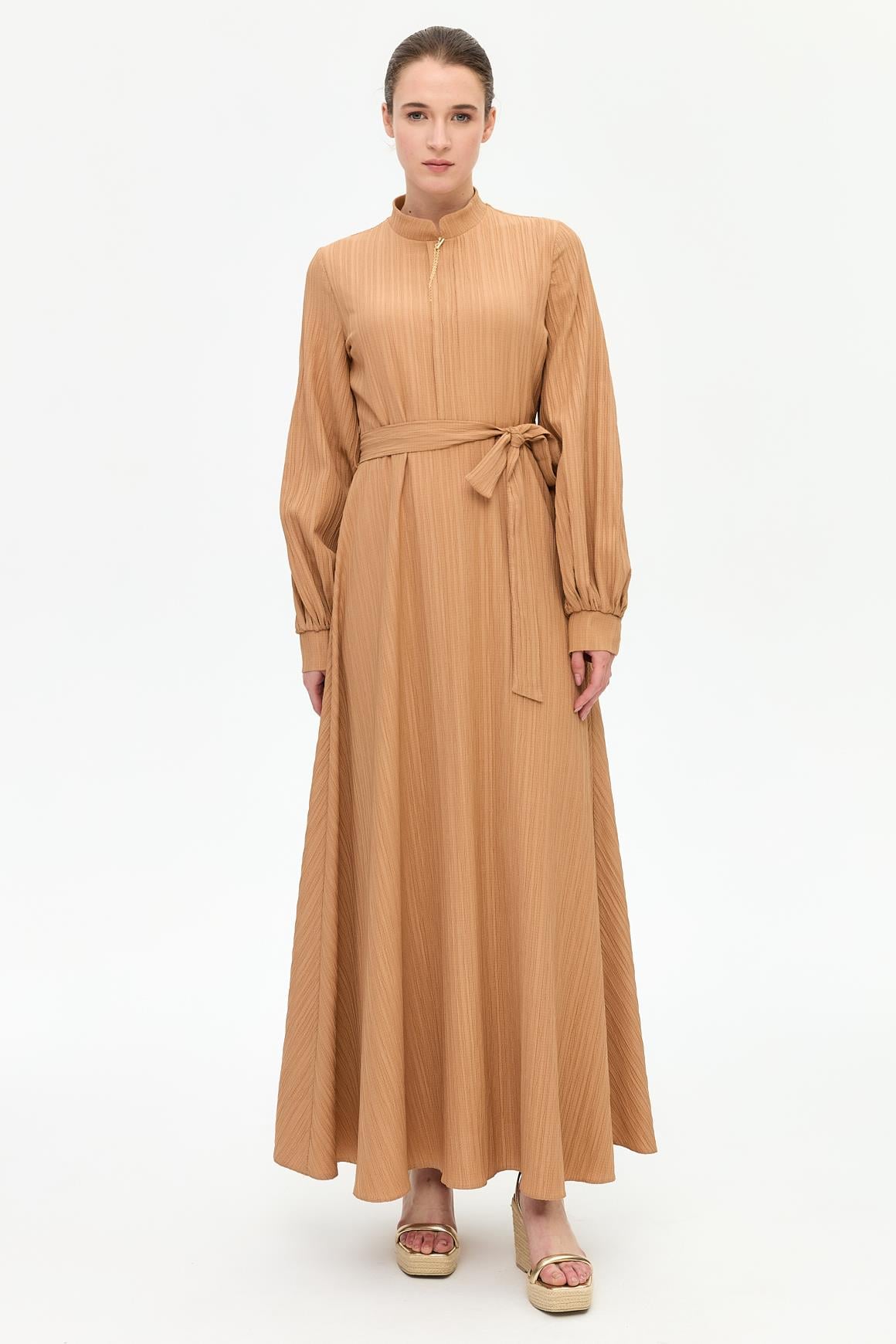 Kolye Detaylı Kloş Elbise  Camel