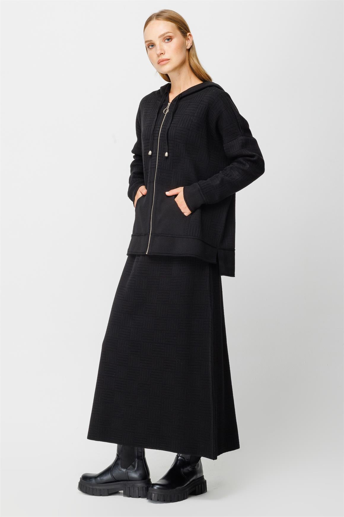 Hasır Desenli Triko Etekli Takım  Siyah