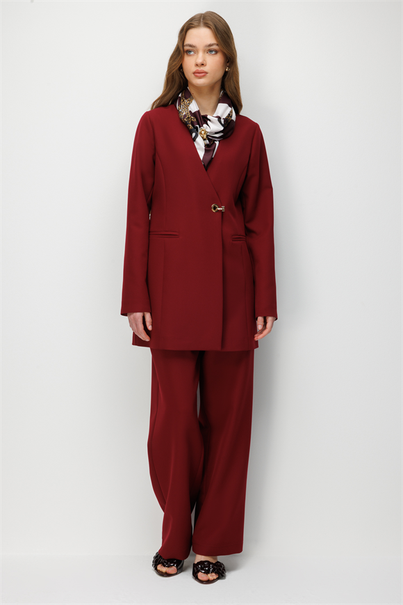 Kilit DEtaylı Eşarplı Takım  Bordo