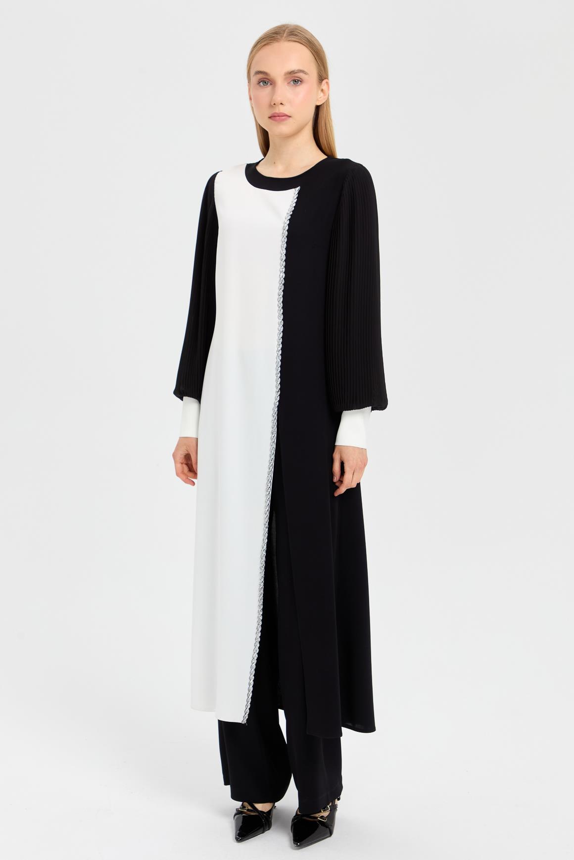 Kolu Piliseli Önden Yırtmaçlı Şerit Taş Detaylı Pantolonlu Takım  Siyah