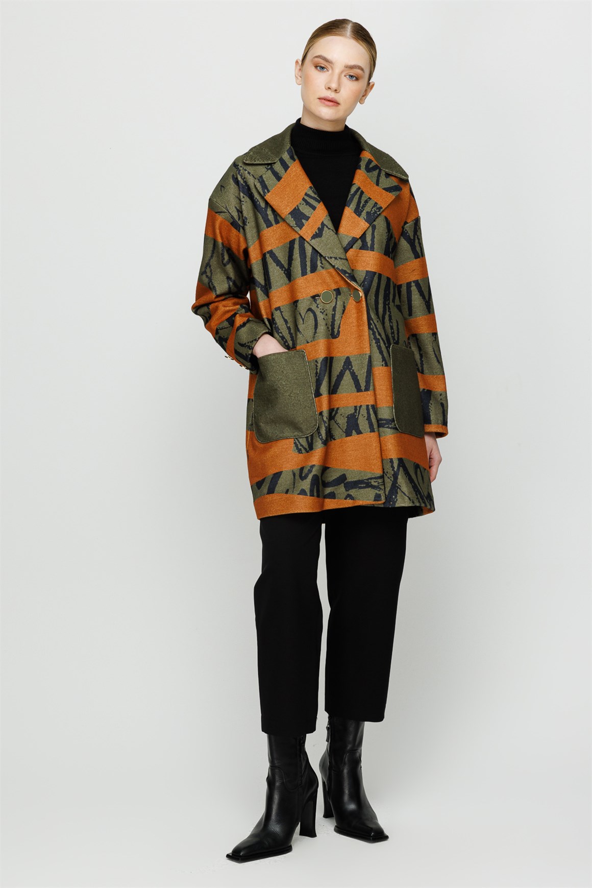 Baskılı Keçe Kumaşa Oversize Kaban  Haki