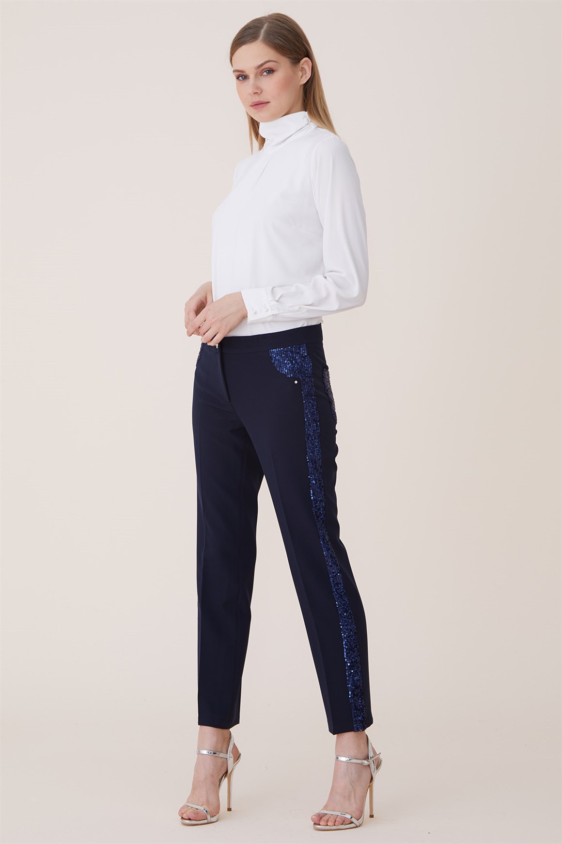 Laci - Pul Payet Detaylı Pantolon