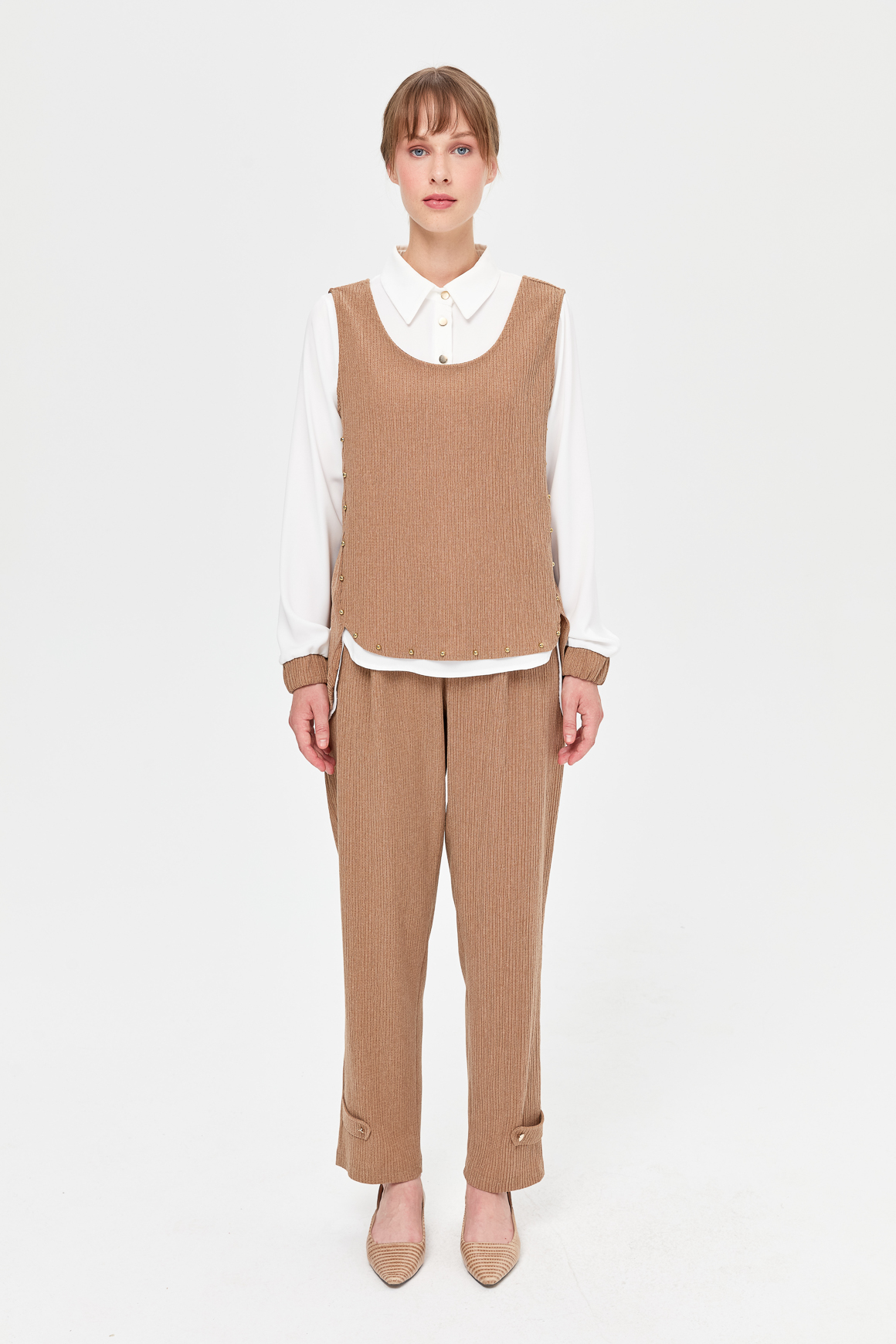 Retro Dokulu Üçlü Pantolonlu Takım  Camel