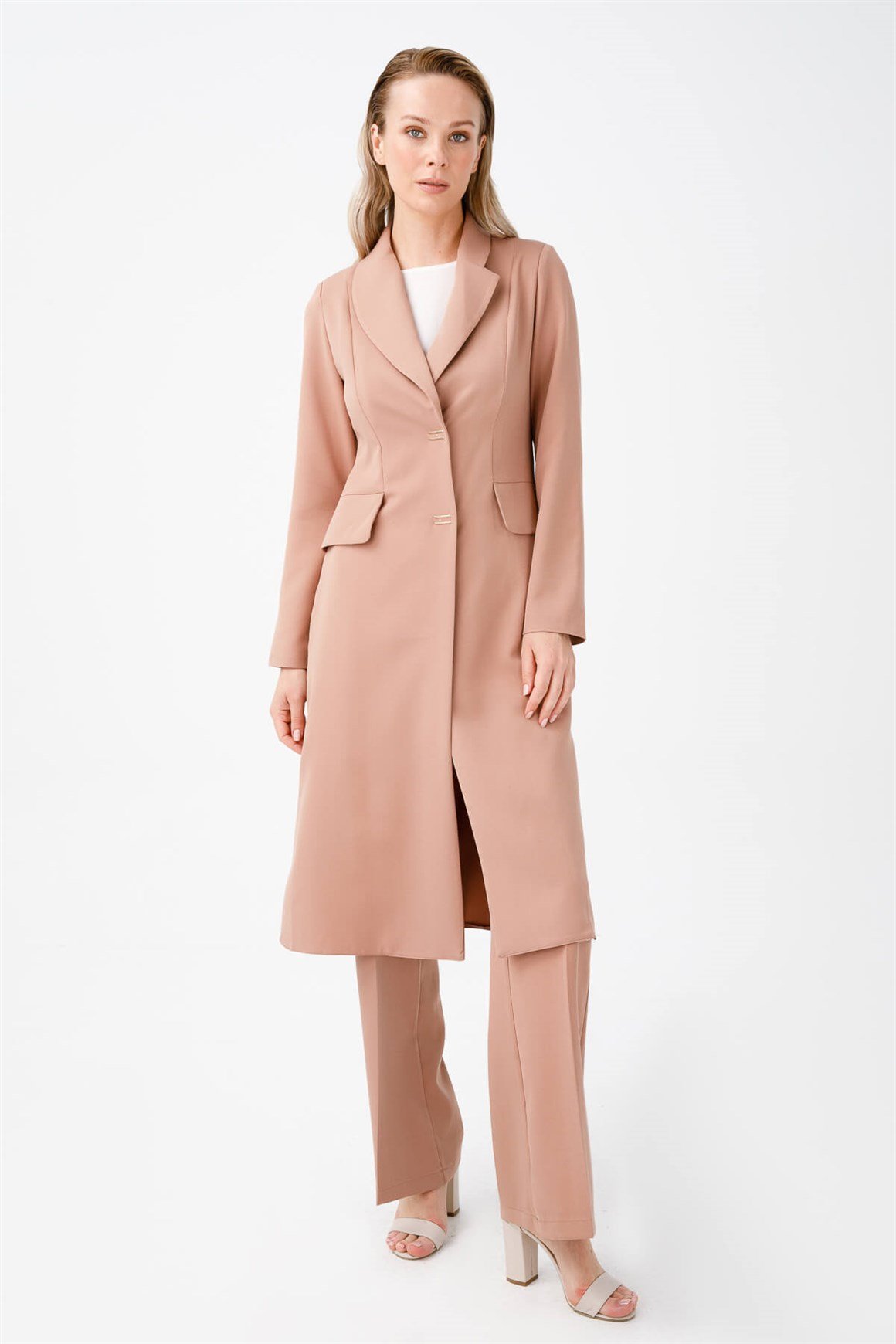 Erkek Ve Şal Yakalı Ceketli Takım  Vizon