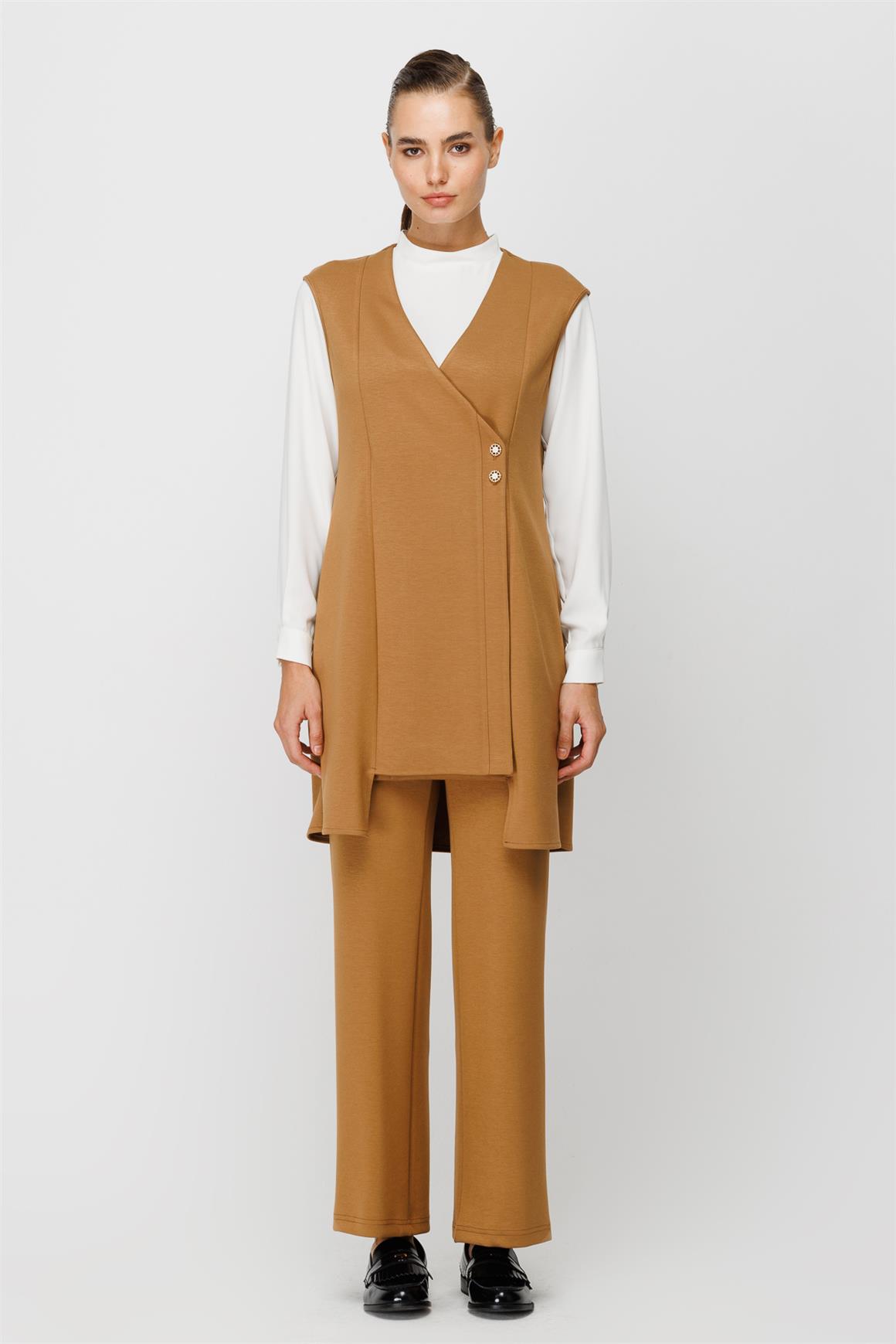 Yumuşak Kumaş Yelek Pantolon Bluz Takım  Camel · 2