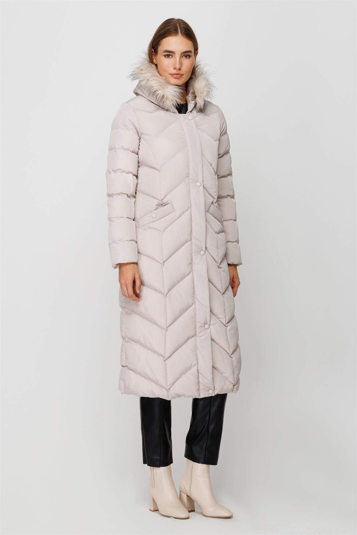 Verev Dikiş Detaylı Kapişon Kenarı Kürk Detaylı Dolgulu Kaban  Ekru