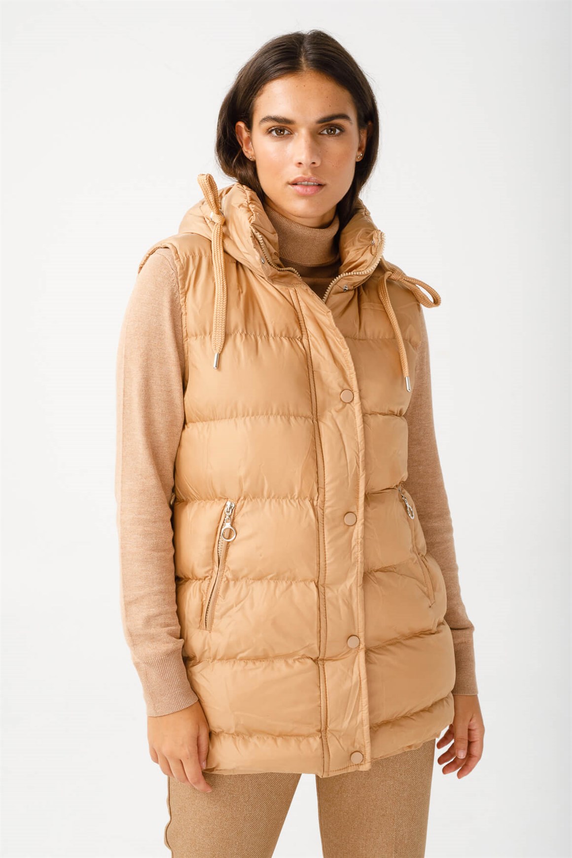 Kapişonlu Dik Yaka Şişme Kısa Yelek  Camel