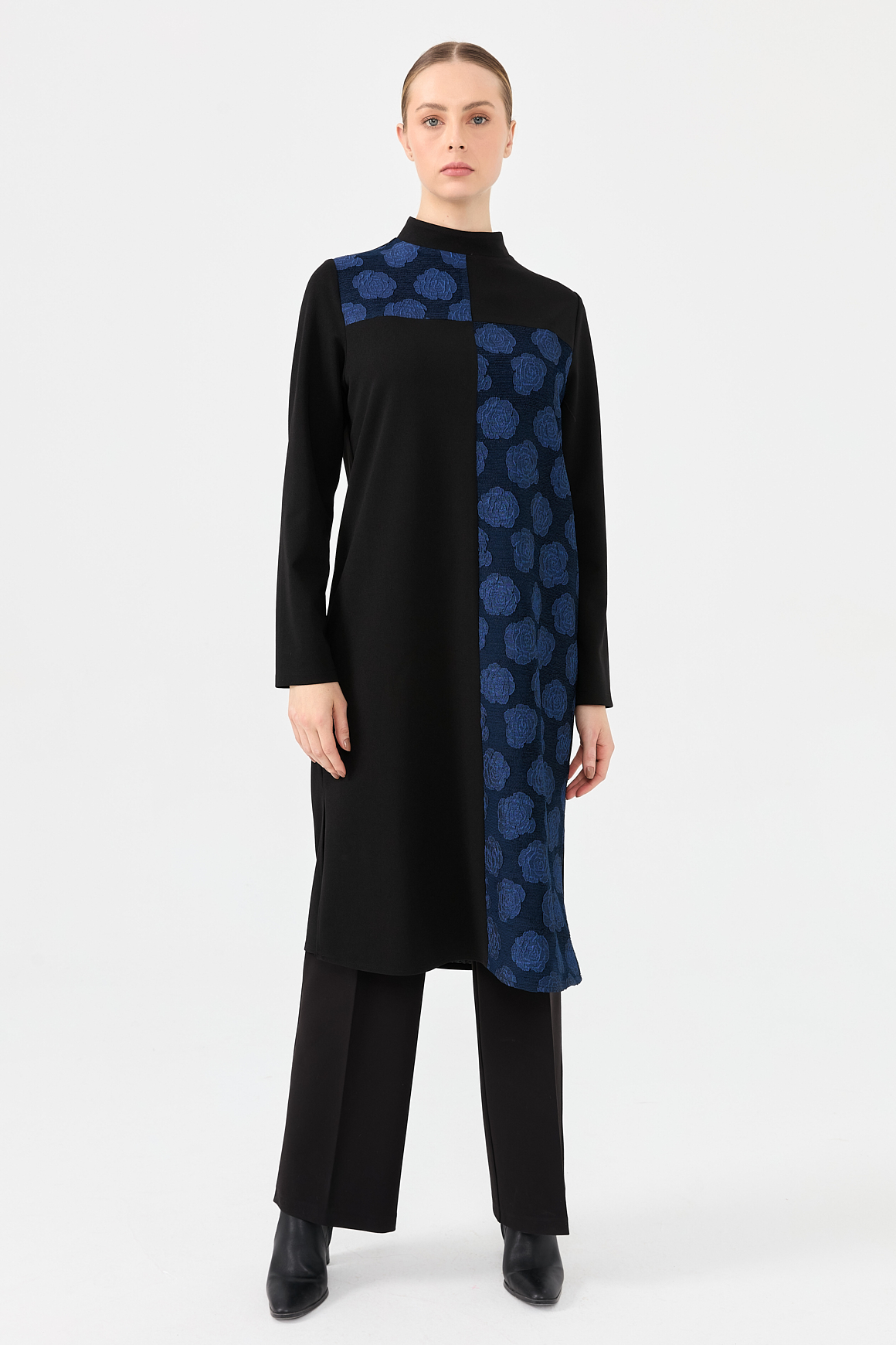 Stylish Tunic with Chenille Fabric and Floral Pattern - Black