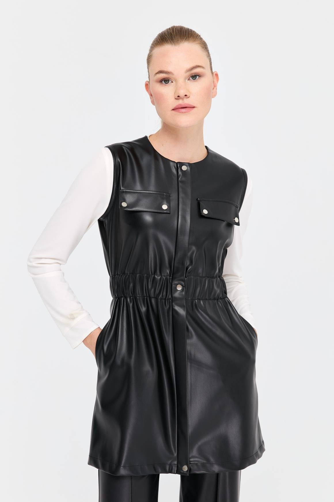 Beli Büzgü Detaylı İçi Nubuk Deri Yelek  Siyah