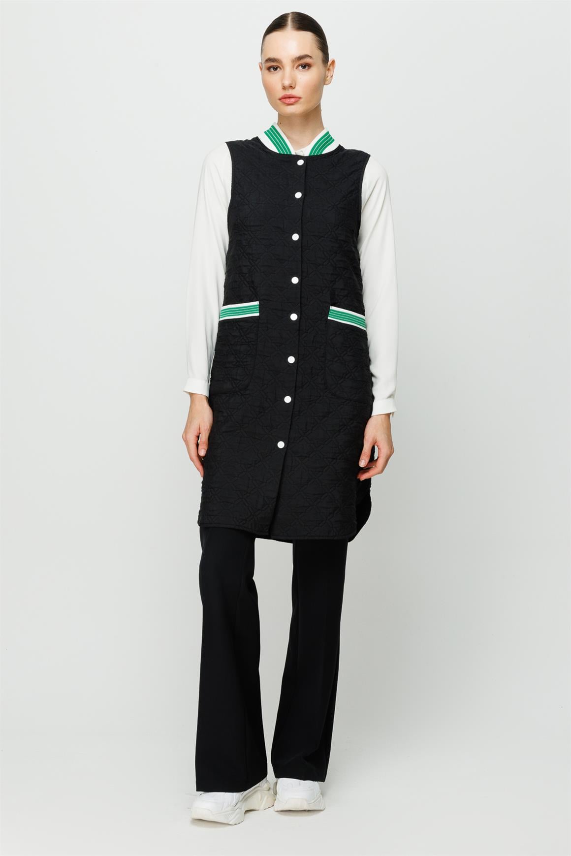 Lightweight Fabric Rib Detailed Vest - Black