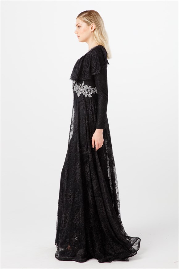 Siyah Ön Bel Ve Yaka Taşlı Volan Detaylı Şık Abiye Elbise