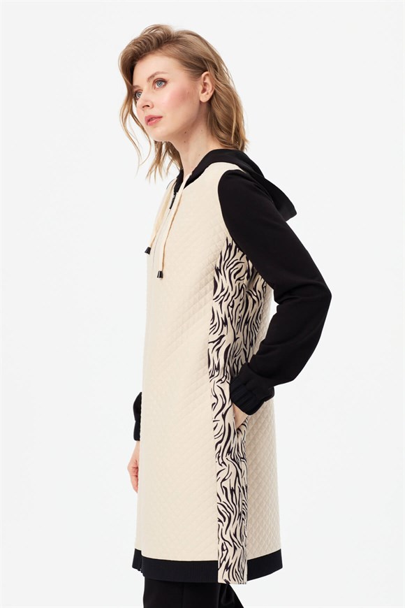 Yanı Tiger Desen Baskılı Fermuarlı Kapitone Görünümlü Sweatshirt  Bej