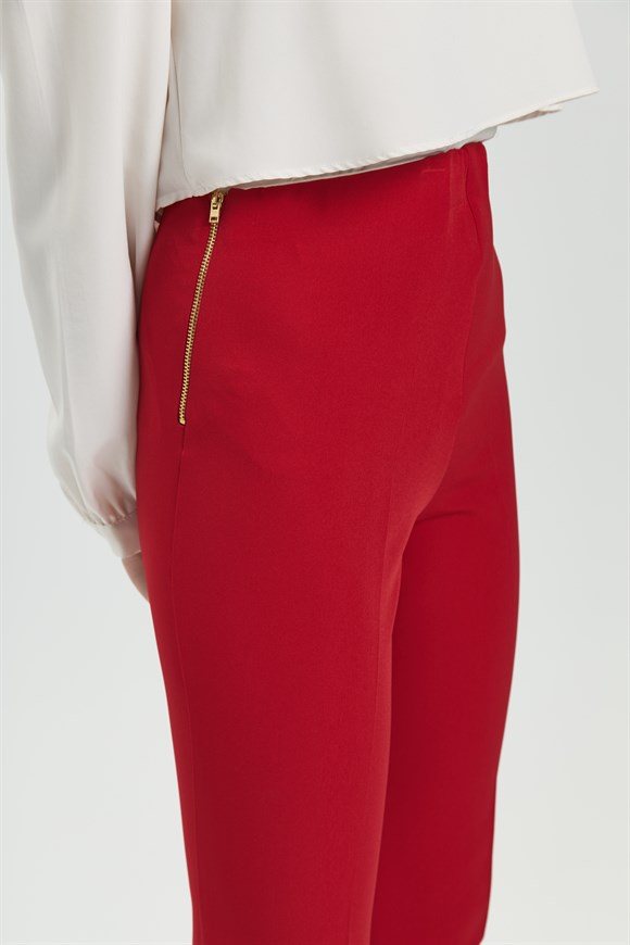 Kırmızı Yandan Fermuarlı Beli Lastikli Pantolon