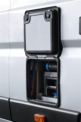 Servis Kapısı 3 385x335 mm Siyah 