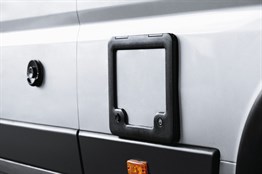 Servis Kapısı 3 385x335 mm Siyah 