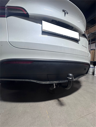 TESLA Model Y Çeki Demiri