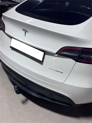 TESLA Model Y Çeki Demiri