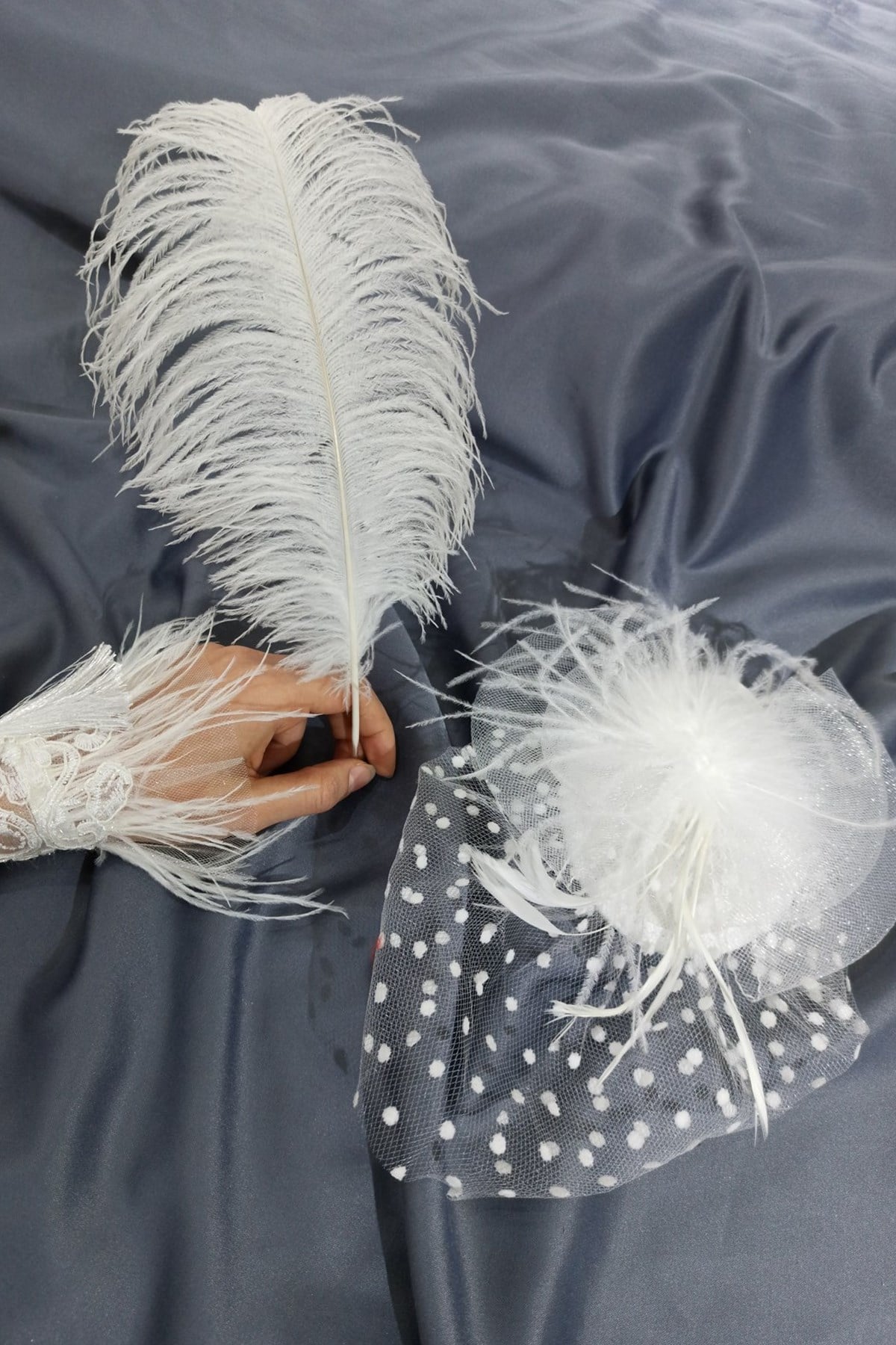 Beyaz Tüylü Bileklik Kalem ve Nikah Şapkası Takım