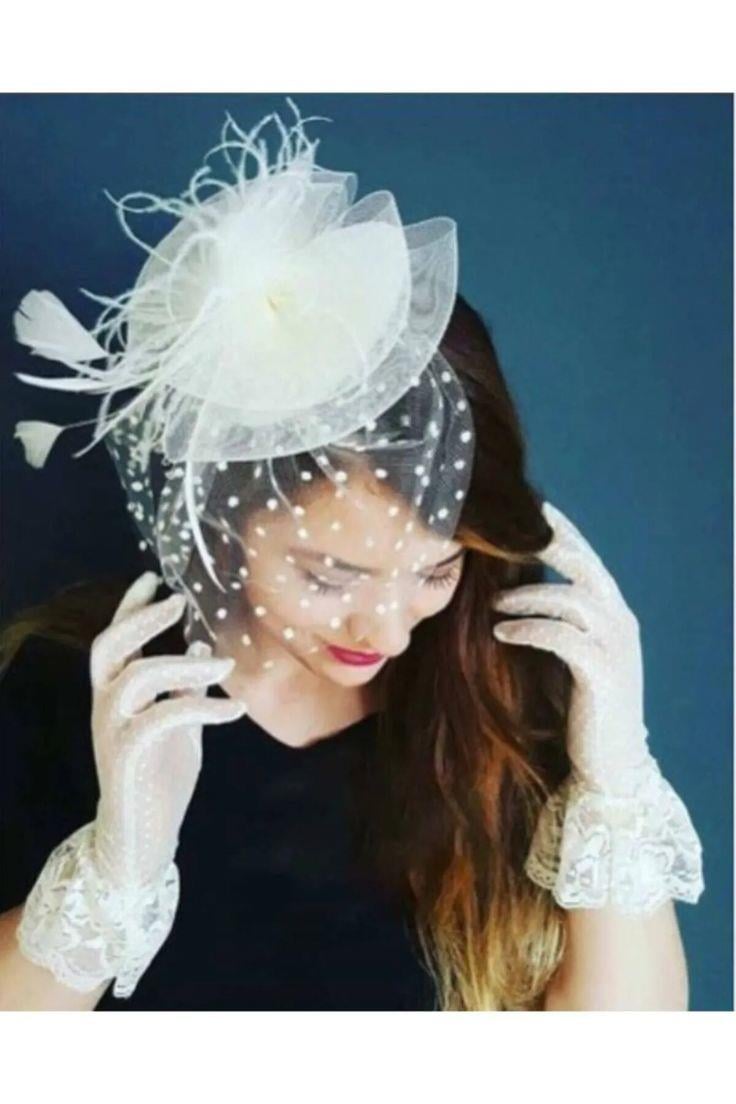 3lü Set Beyaz Puantiyeli İncili Gelin Kepi Nikah Şapkası Vualet Damat Yaka Çiçeği Ve Tüylü Kalem