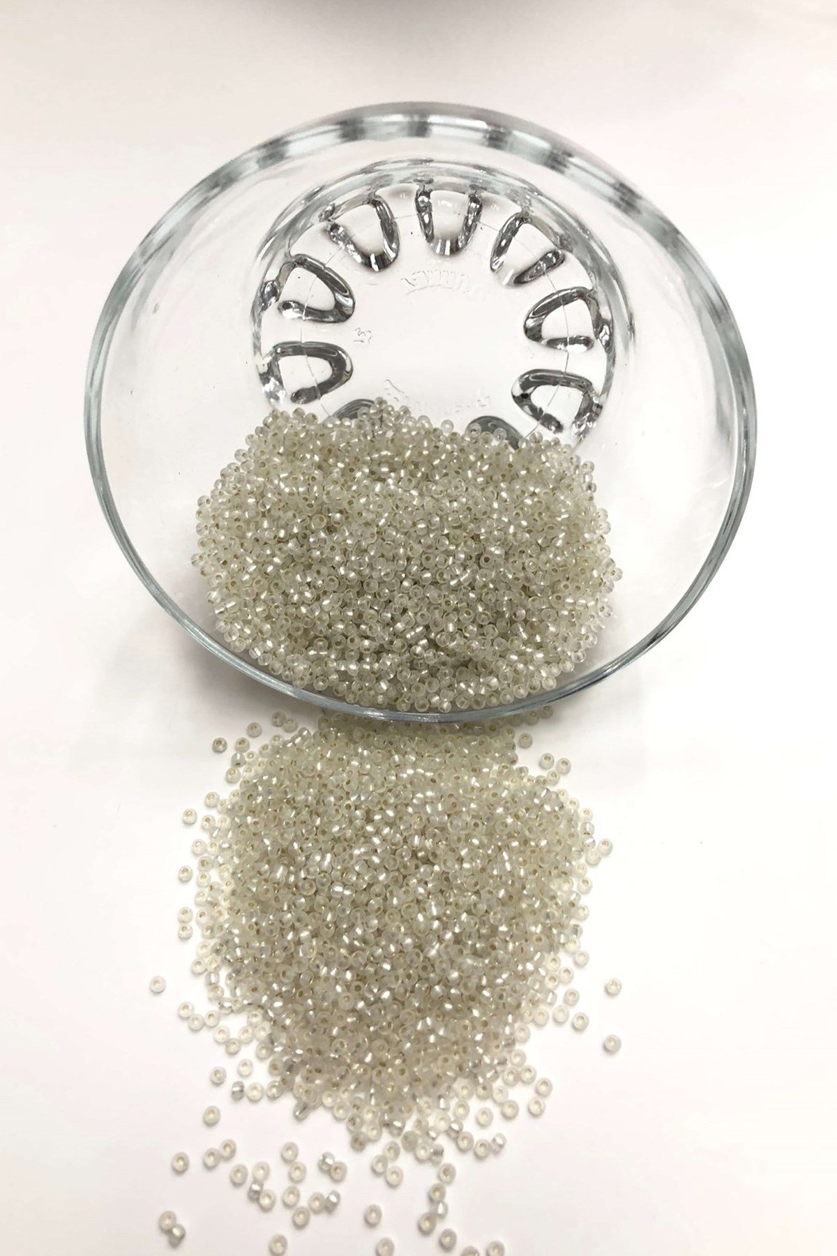 Açık Gri Kum Boncuk 2 mm 50 gr