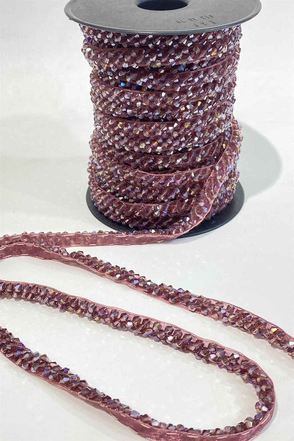 Açık Mor Kristal Boncuk İşlemeli Şerit