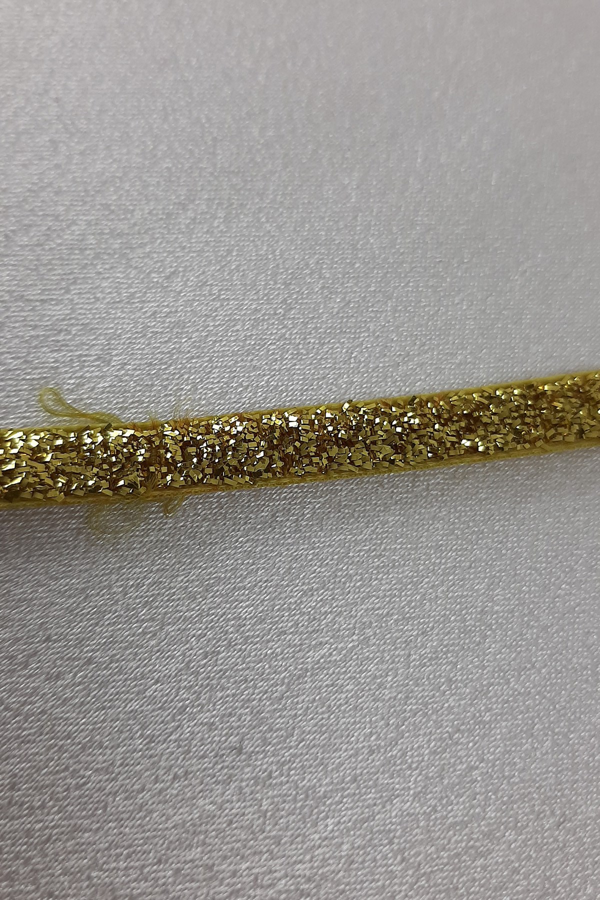 Gold Glittery Velvet Ribbon 6 mm
