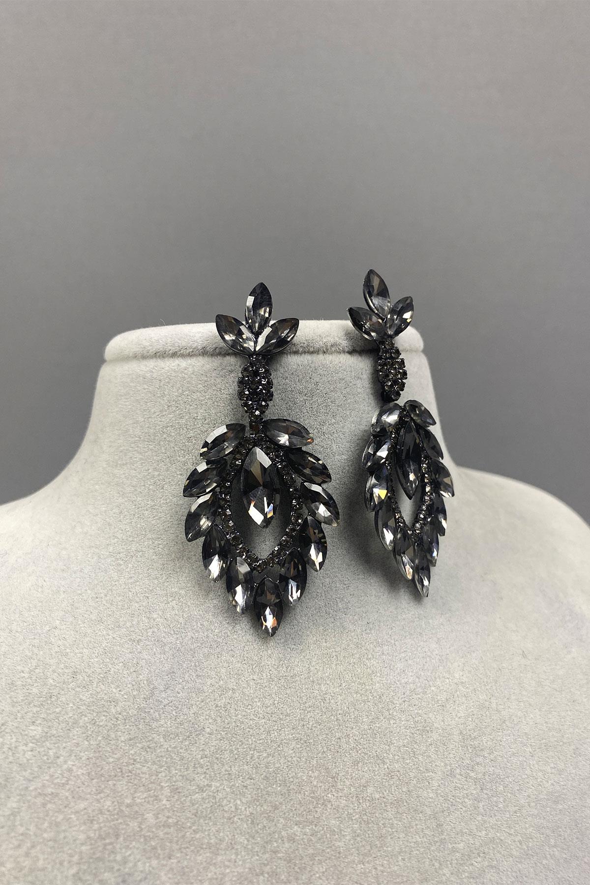 Antrasit Gri Mekik Duru Yaprak Desenli Taşlı Abiye Küpe