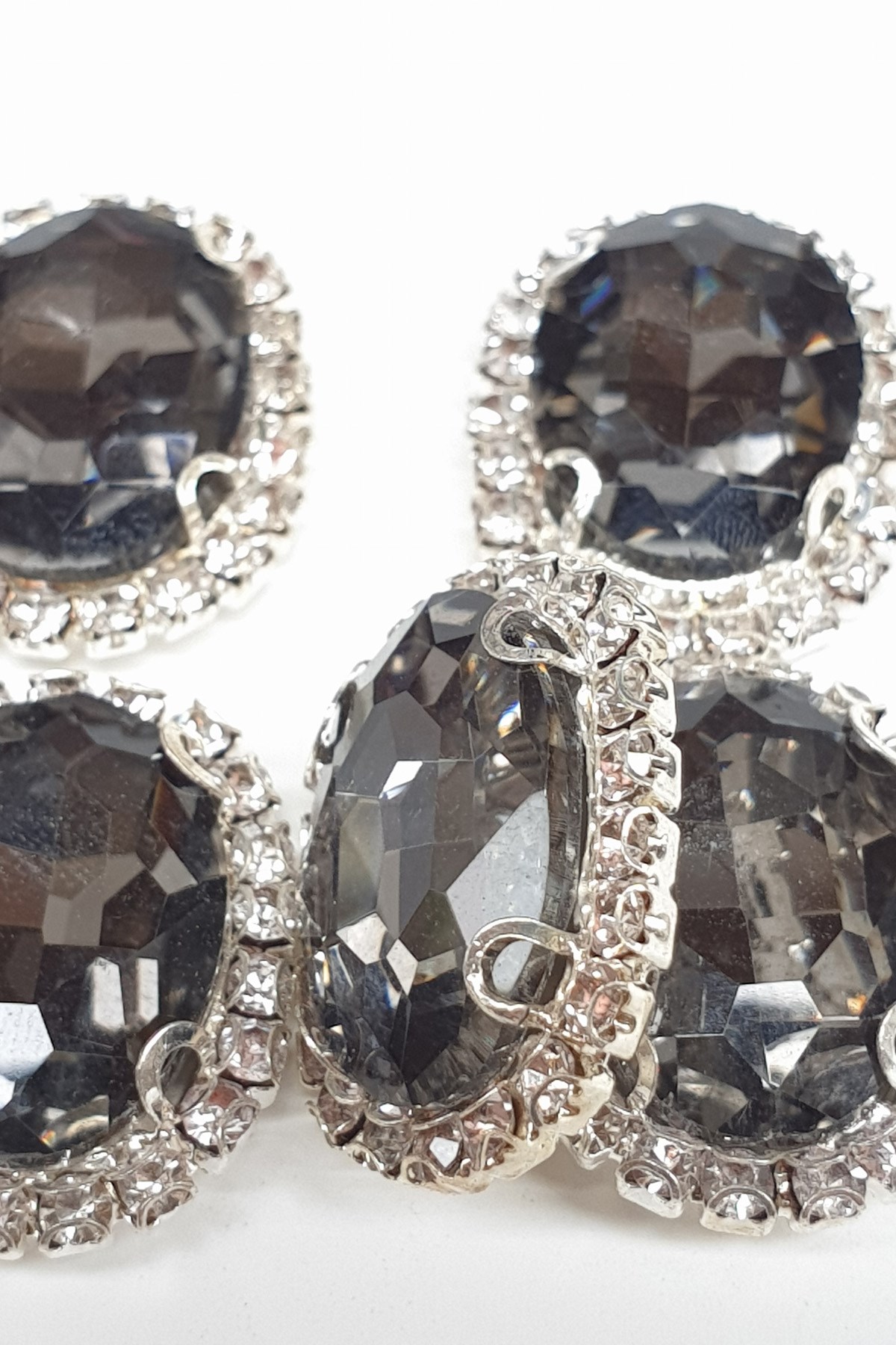 Anthracite GRAY Oval Cased Studded Stone
