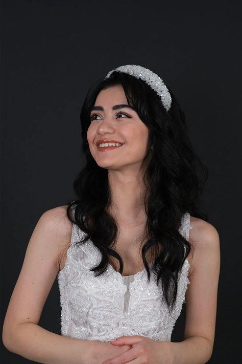 Başak Bombeli Yoğun Kristal Boncuklu Gelin Tacı