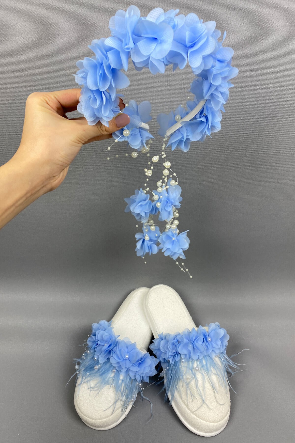 Bebe Mavi Lazer Çiçekli Taç ve Tüylü Lohusa Terlik Seti