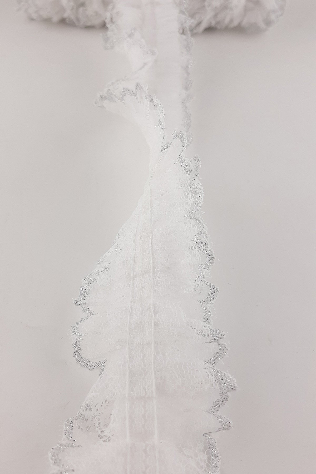 Beyaz  Sim Dantelli Plise Fırfır