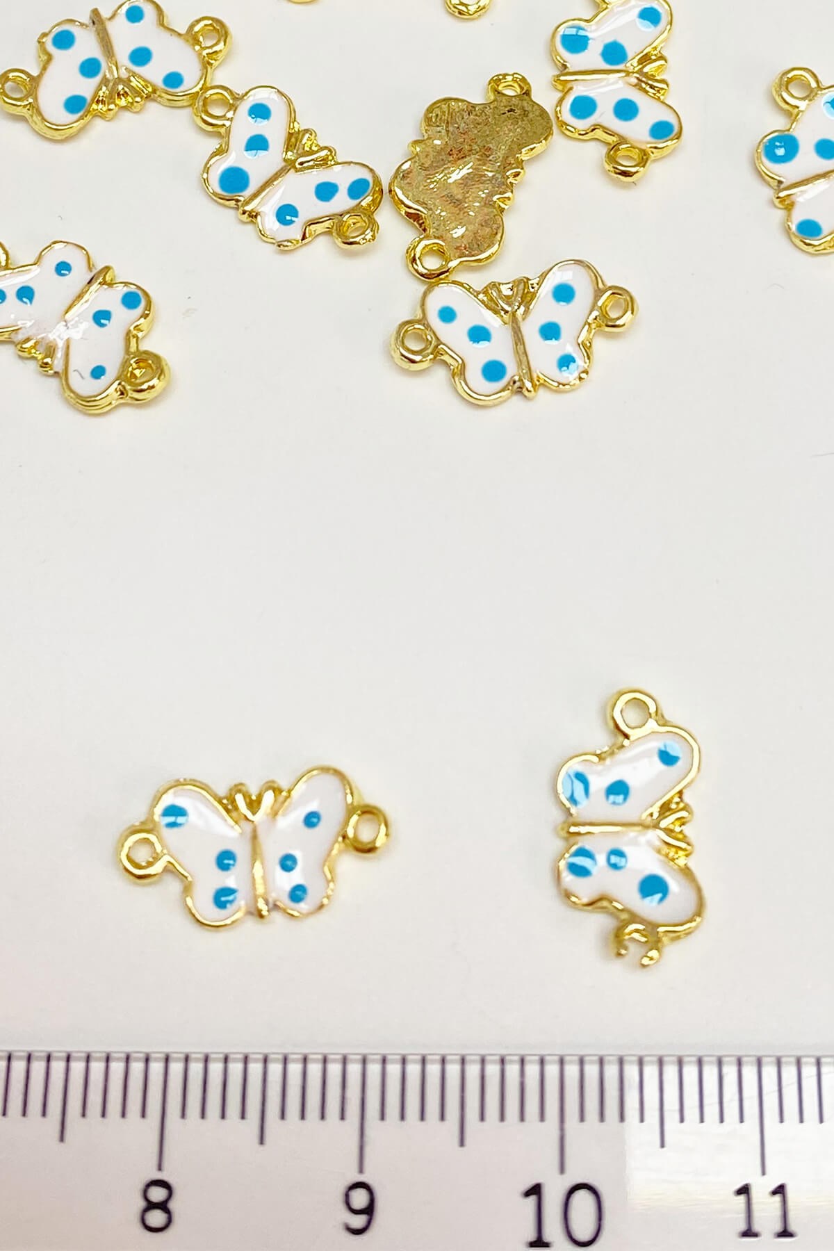 Beyaz Çift Taraflı Kelebek Model Bileklik Ucu 1 Adet