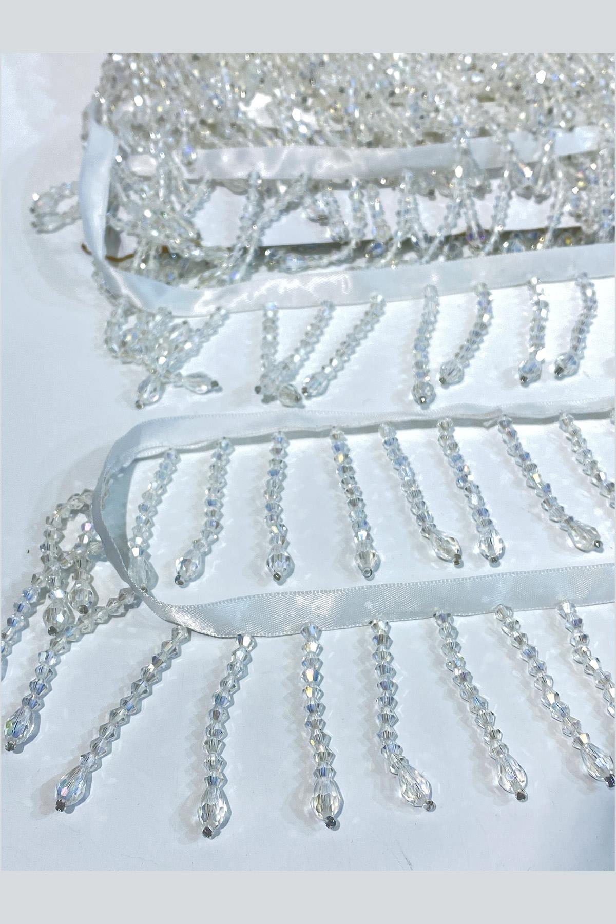 Beyaz Kristal Boncuk İşlemeli Saçak Püskül Şerit