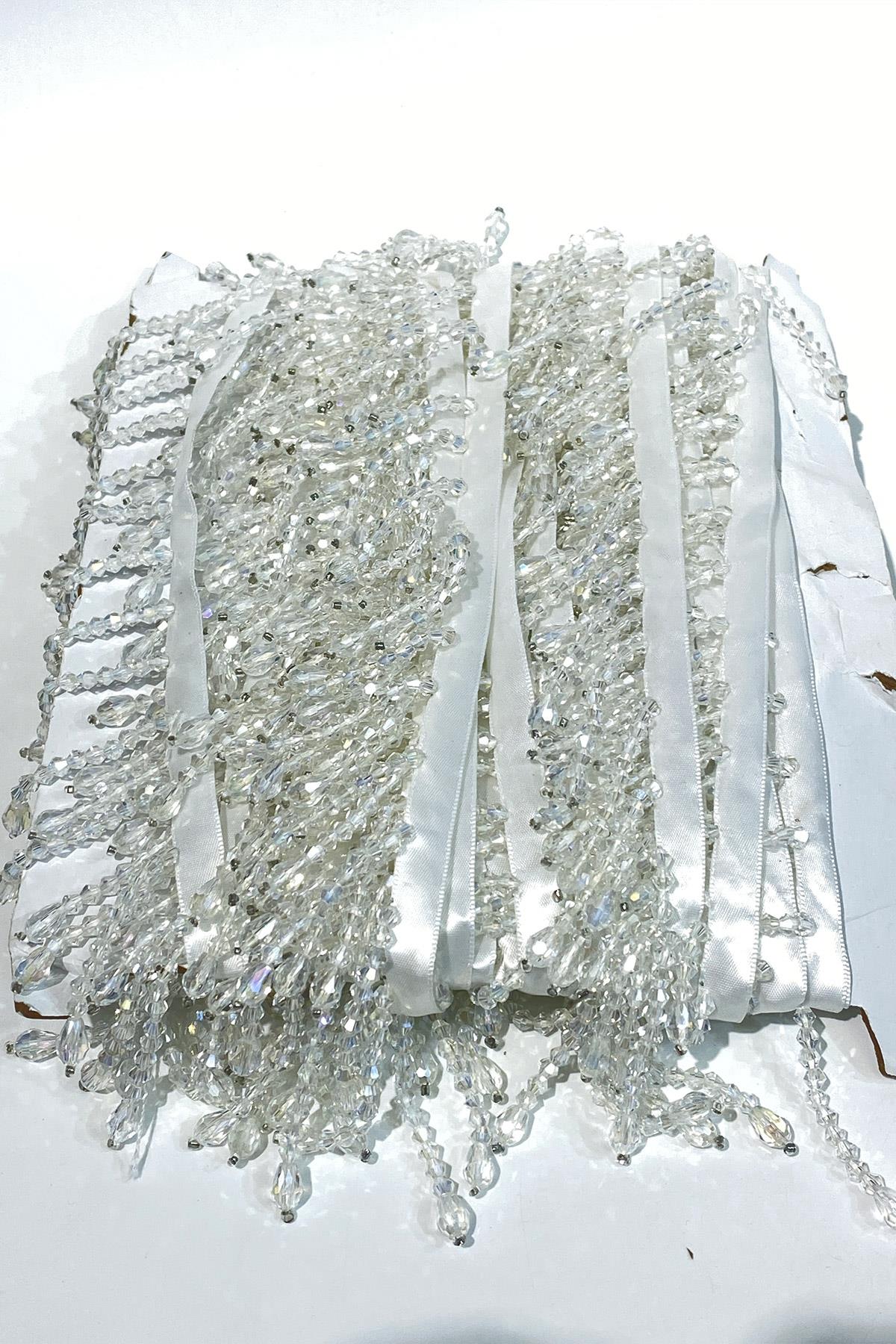 Beyaz Kristal Boncuk İşlemeli Saçak Püskül Şerit