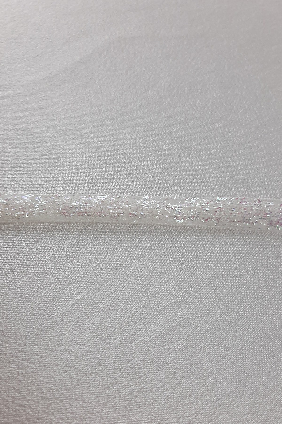 Beyaz Janjanlı Simli Kadife Kurdele 1 cm