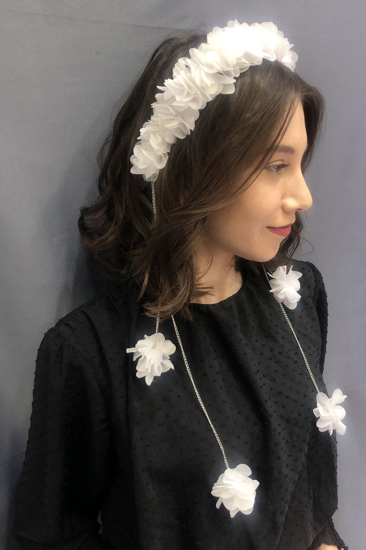 تاج زهرة الليزر سلسلة معدنية بيضاء