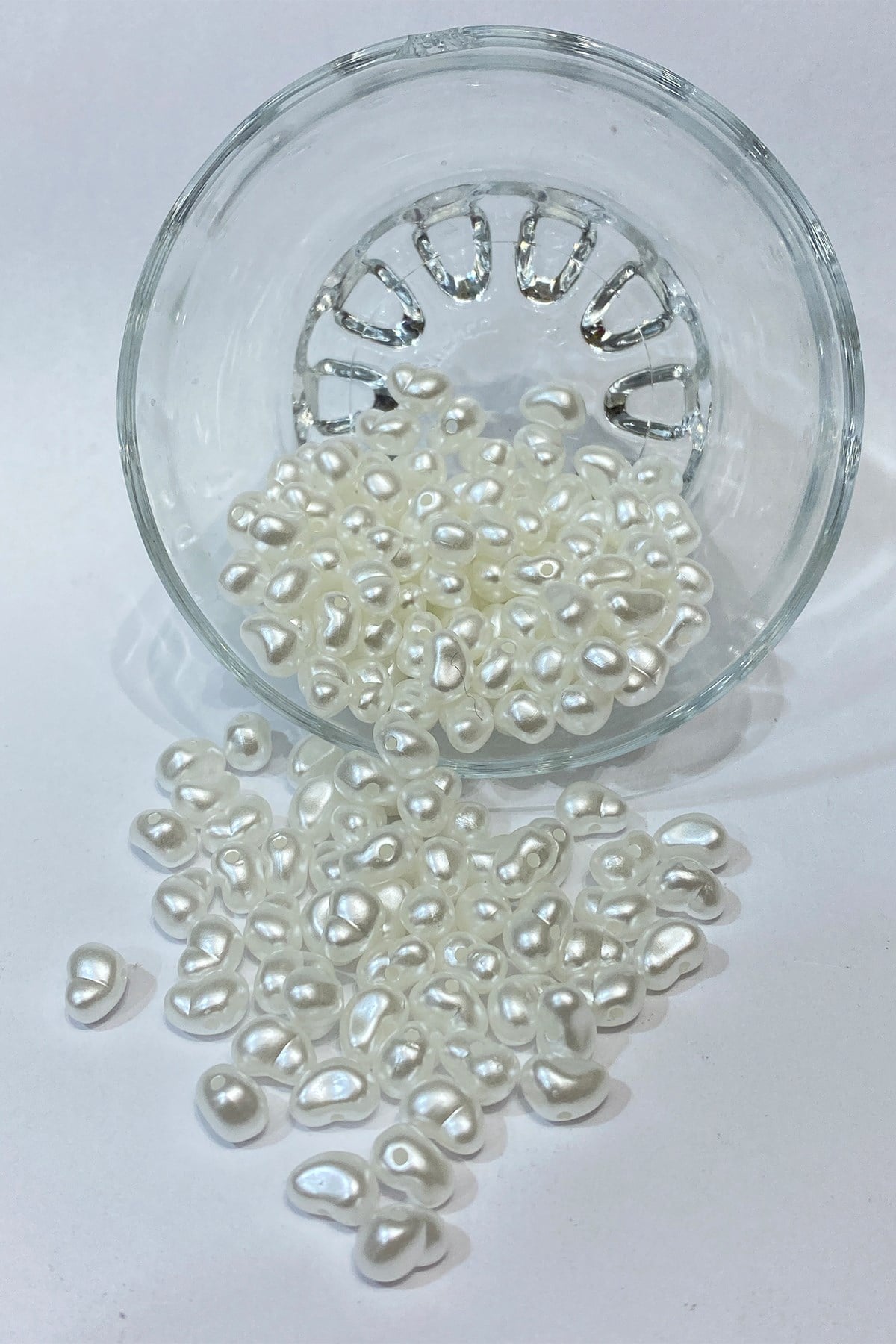 Beyaz Şekilli Yamuk Plastik İnci 50 gr