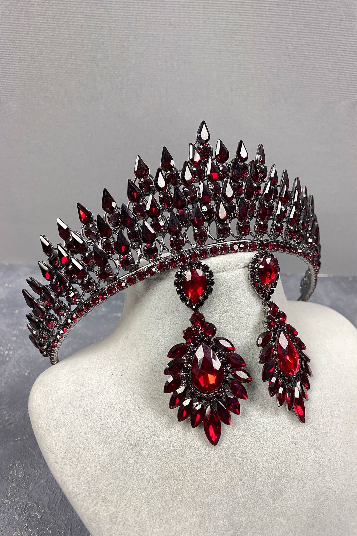 Burgundy Drop 3D Bridal Henna Crown And Stone Earring Set