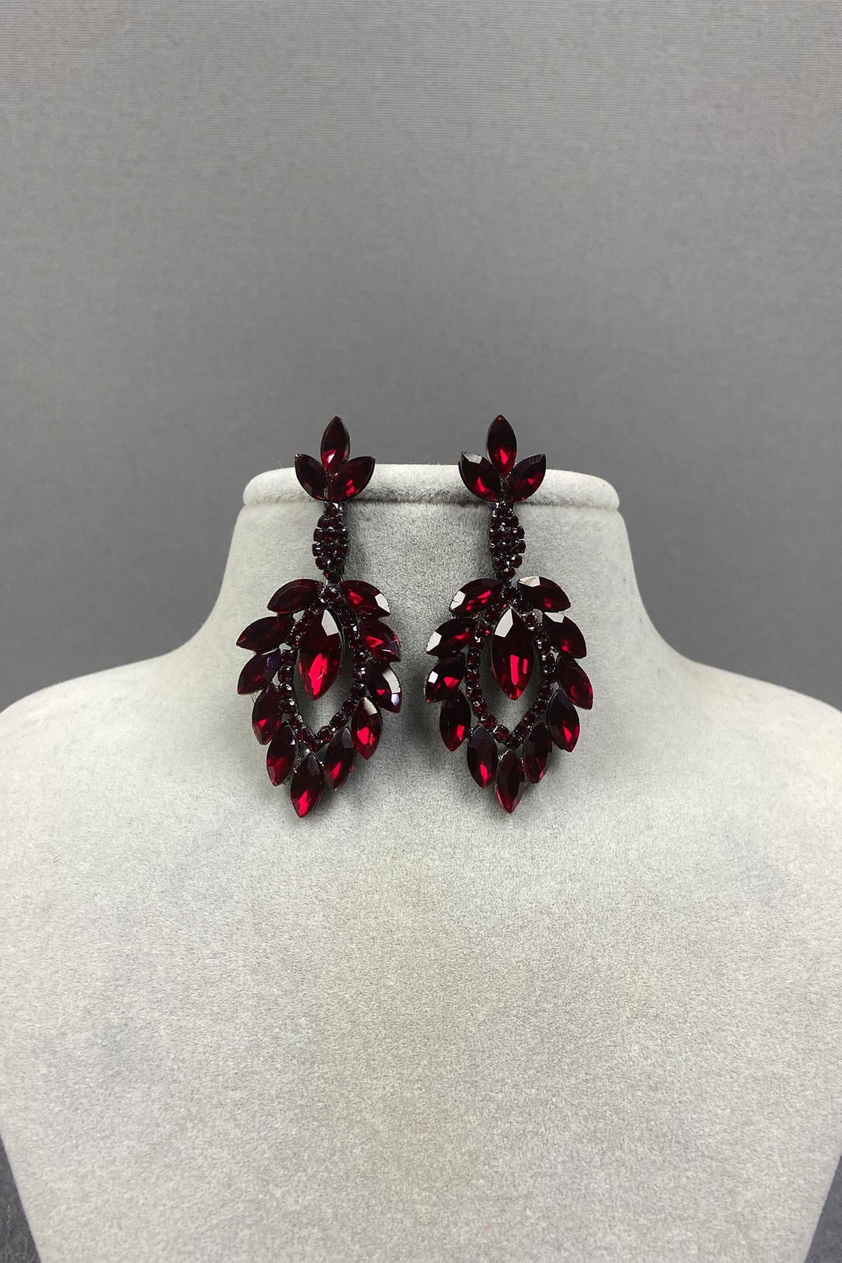 Burgundy Shuttle Duru Leaf Patterned Stone Evening Earrings