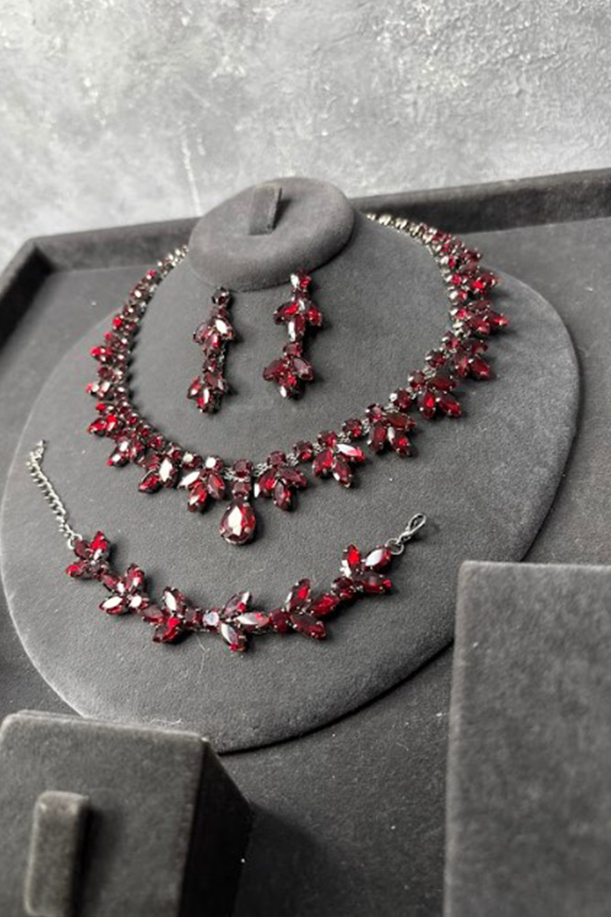 Bordo Renk Vintage Model Taşlı Kolye Küpe Bileklik Set Zarif Şık Abiye Düğün Takı