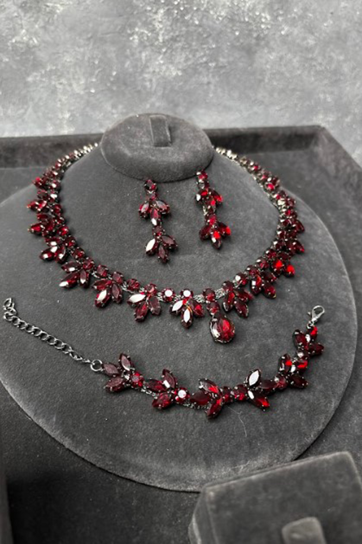 Bordo Renk Vintage Model Taşlı Kolye Küpe Bileklik Set Zarif Şık Abiye Düğün Takı