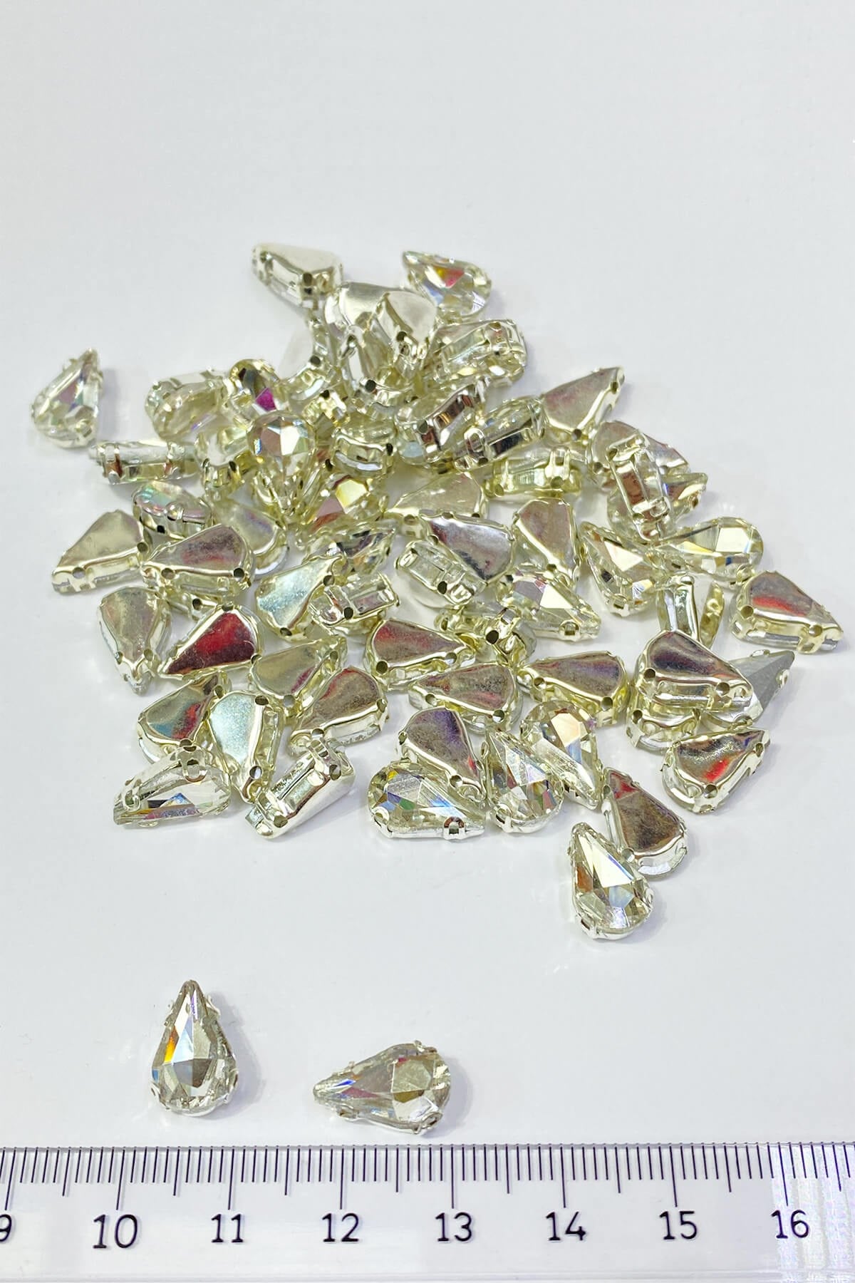 Glass Drop Cased Stud Stone 10 pcs