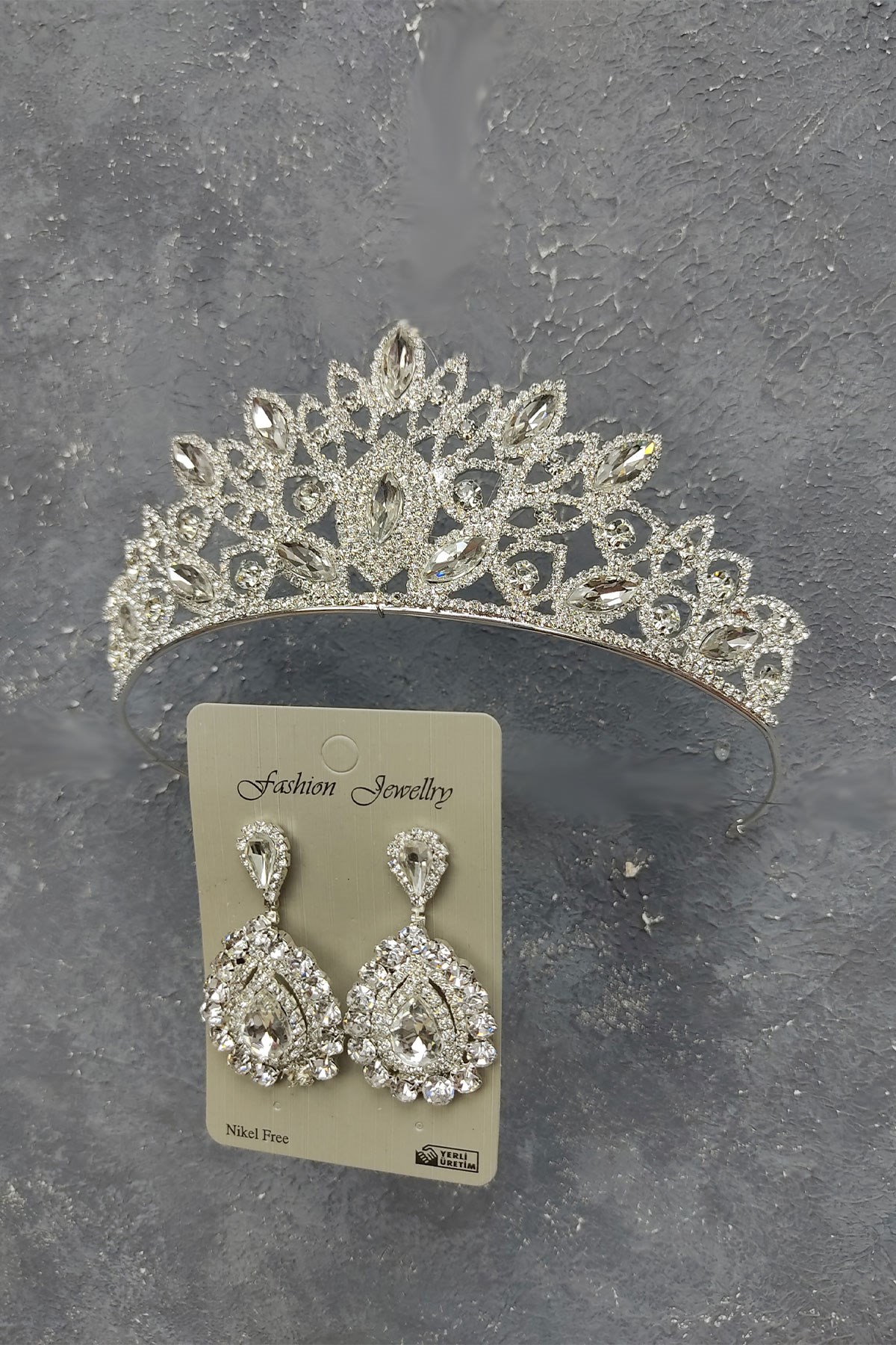 Cennet Model Bridal Crown And Studded Earrings