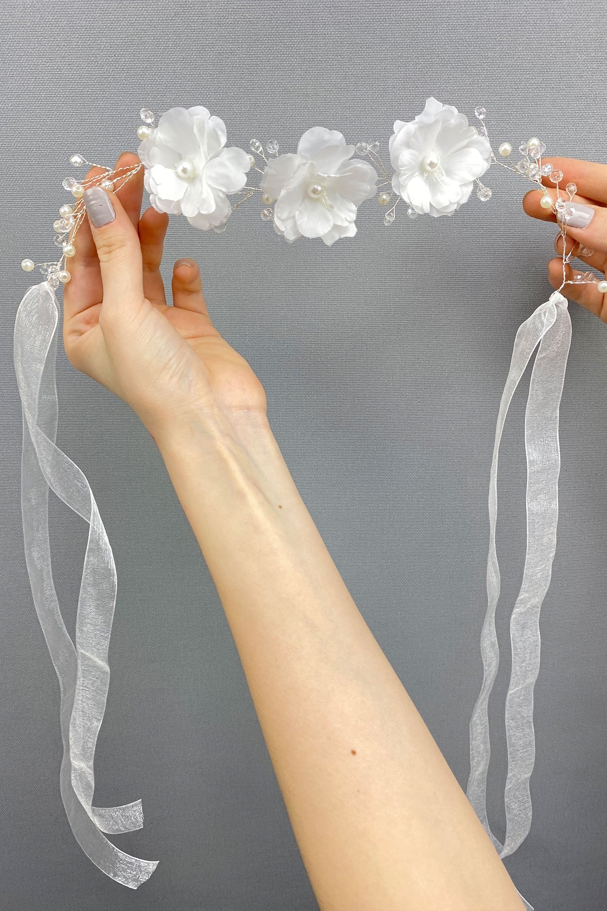 Special Design Bridal Hair Accessory with Flowers and Pearls