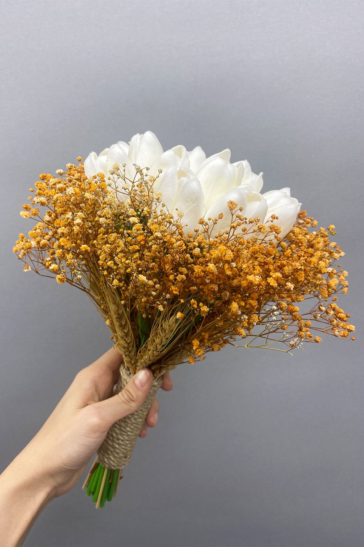 زهرة العروس و Groom Boutonniere مع Gypsies Wet Tulip