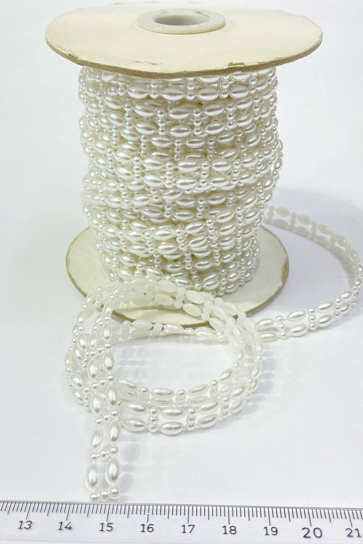 Patterned Half Plastic Strip Pearl 10 mt