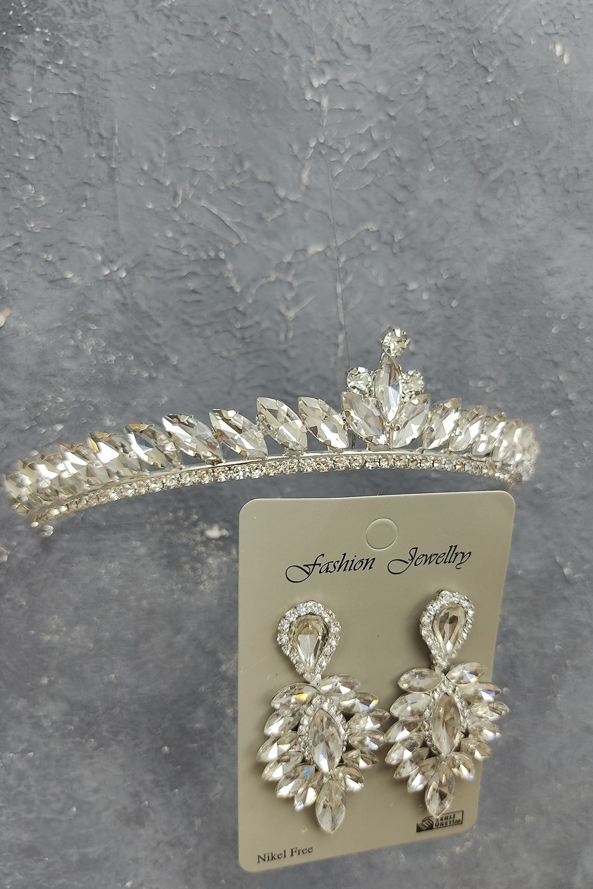 Ece Model Bridal Crown And Drop Stone Earrings