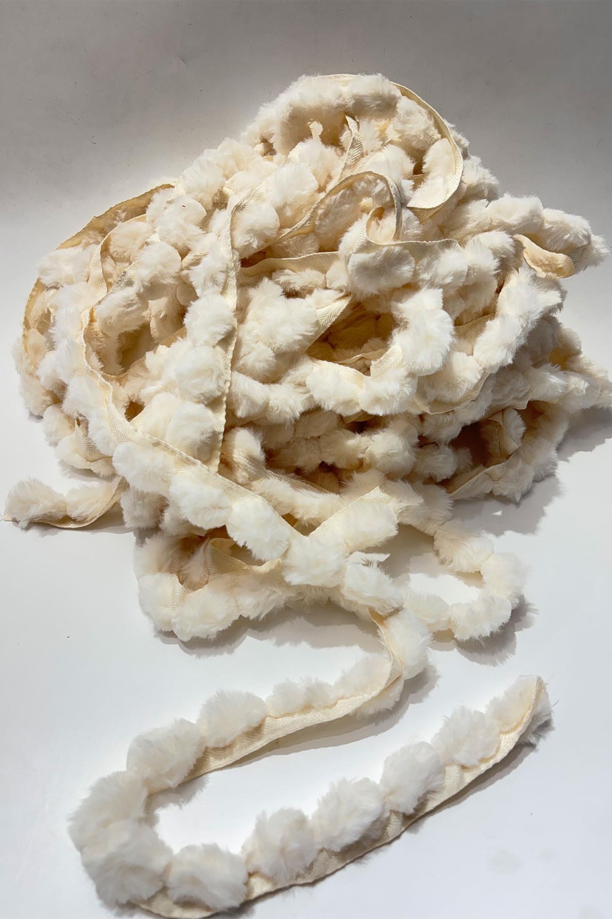 Ekru Peluş Şerit Ponpon,Tavşan Kuyruğu Ponpon,Peluş Ponpon 1 mt