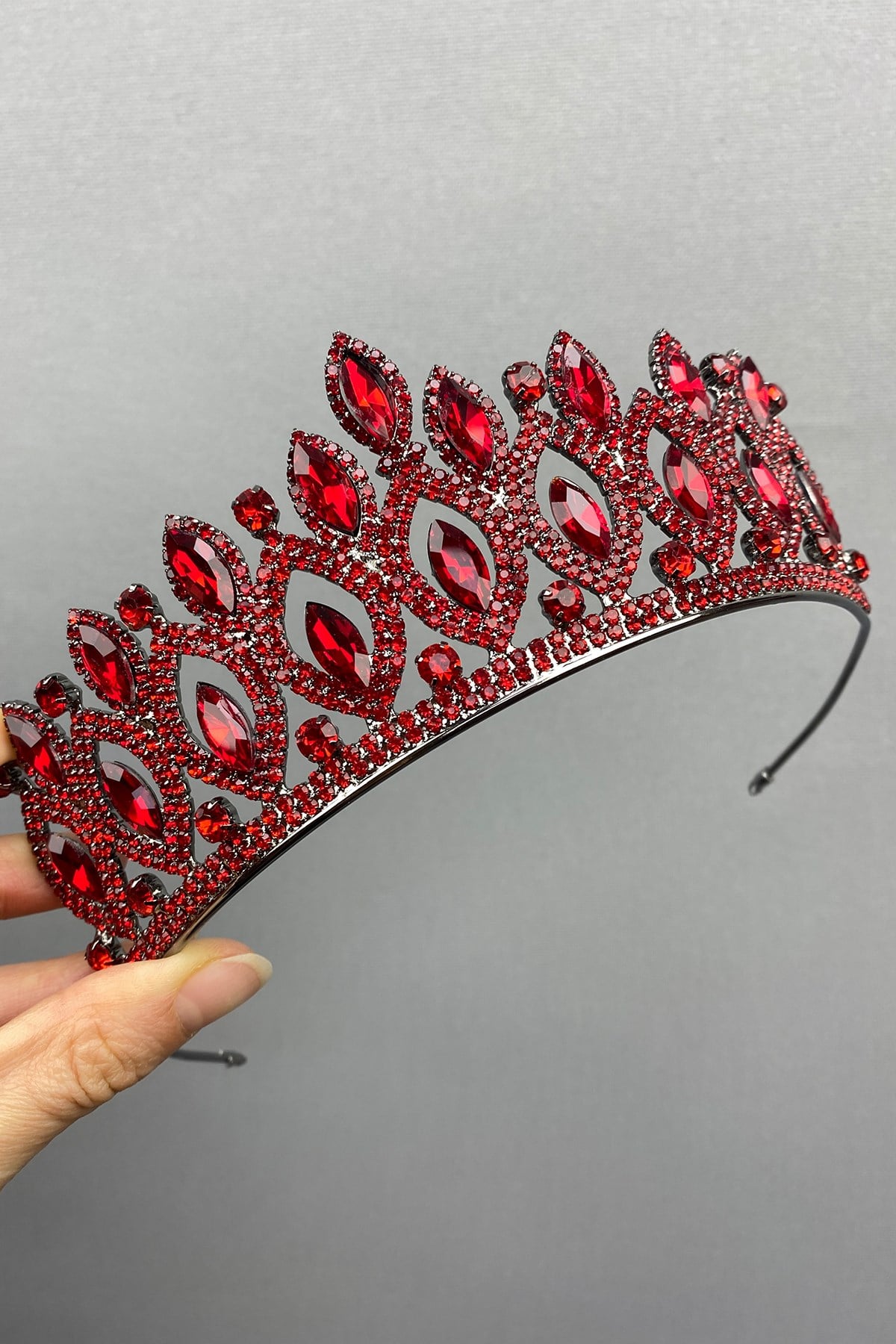 Elis Model Bridal Henna Crown and Earring Set